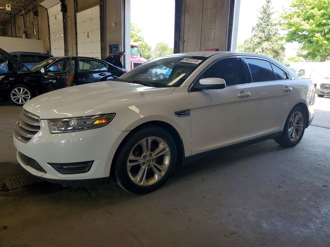 FORD TAURUS