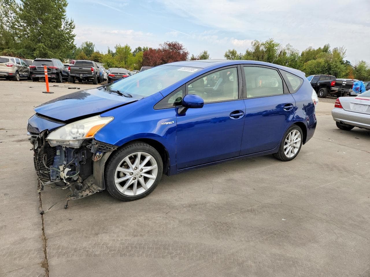 TOYOTA PRIUS V