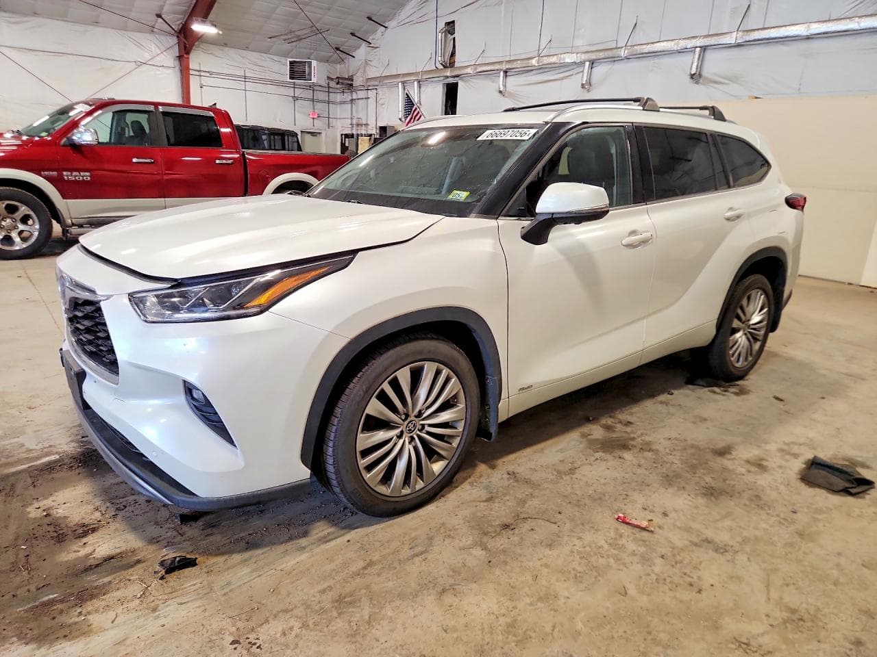 TOYOTA HIGHLANDER HYBRID