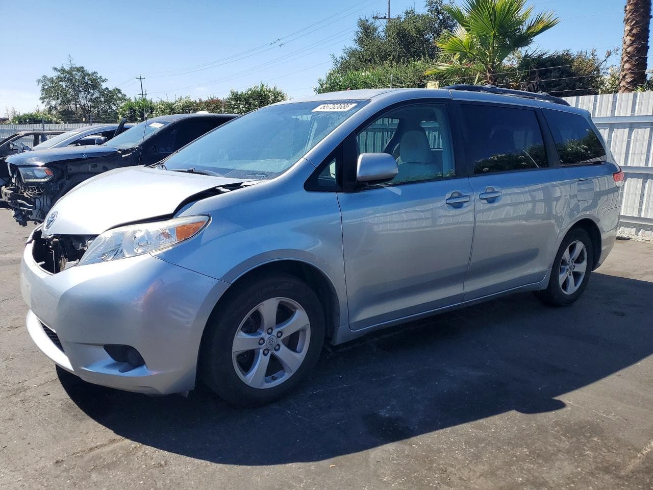 TOYOTA SIENNA
