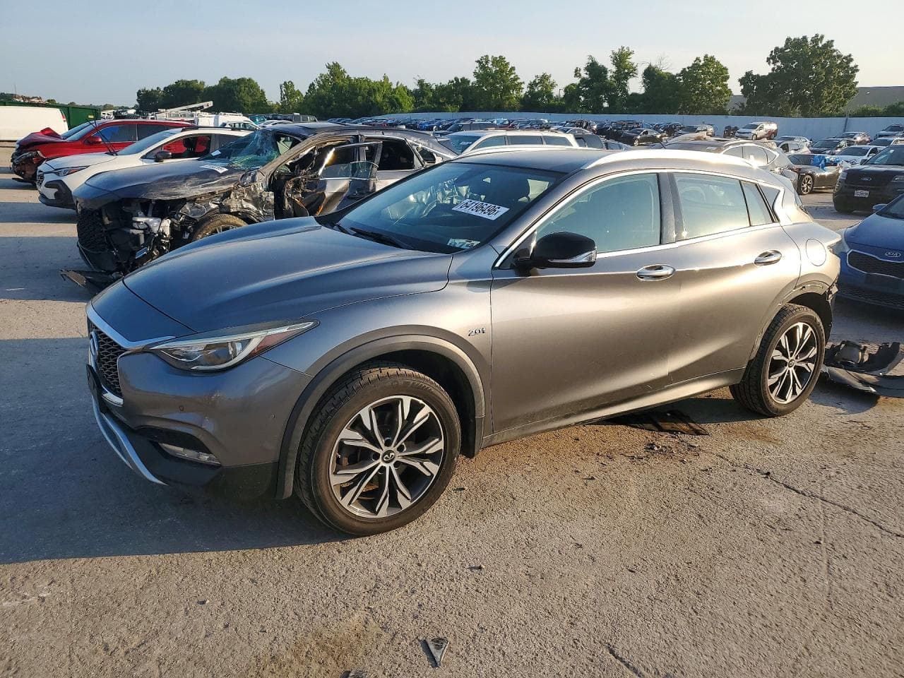 2017 INFINITI QX30 PREMI