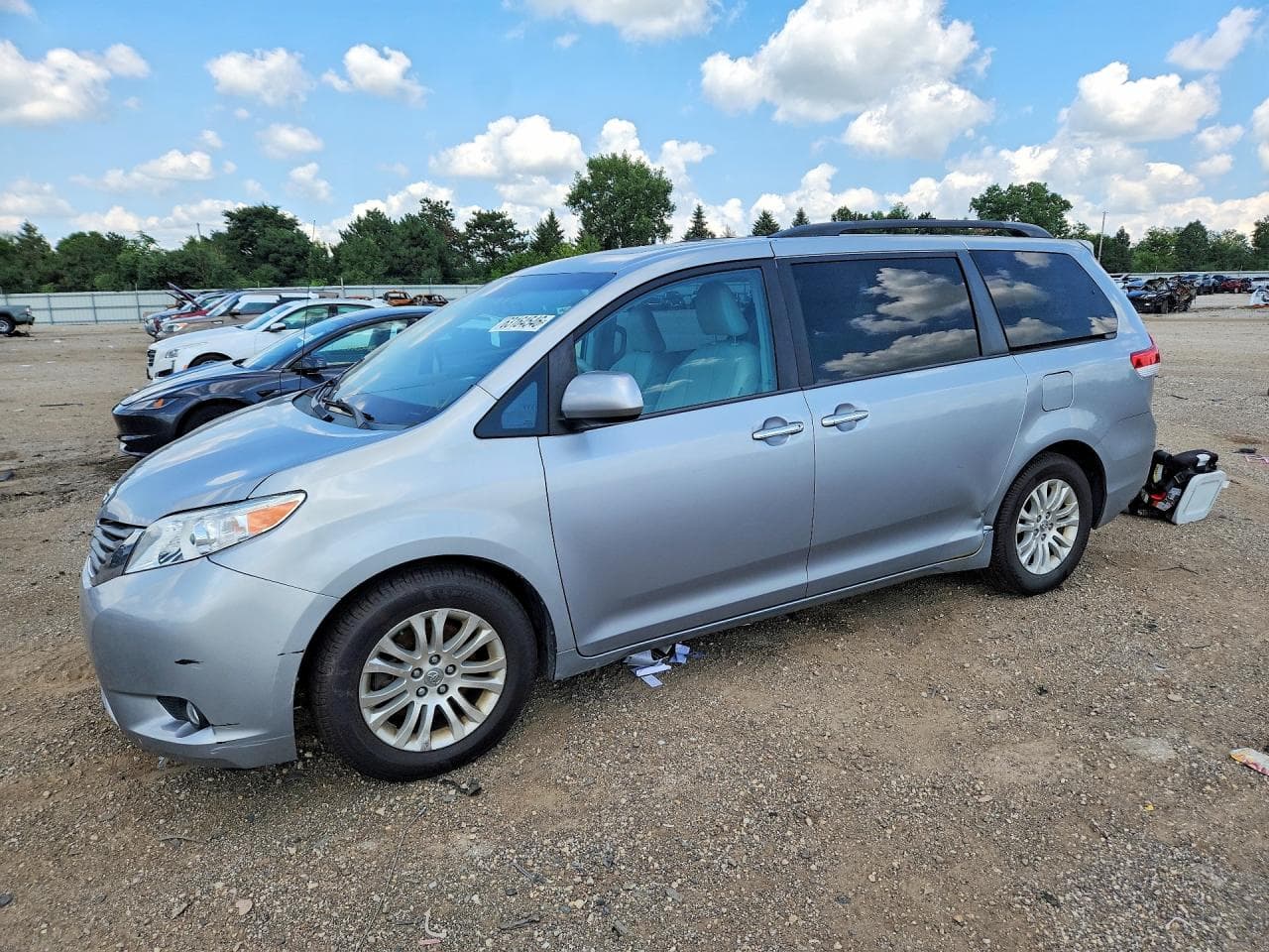 TOYOTA SIENNA