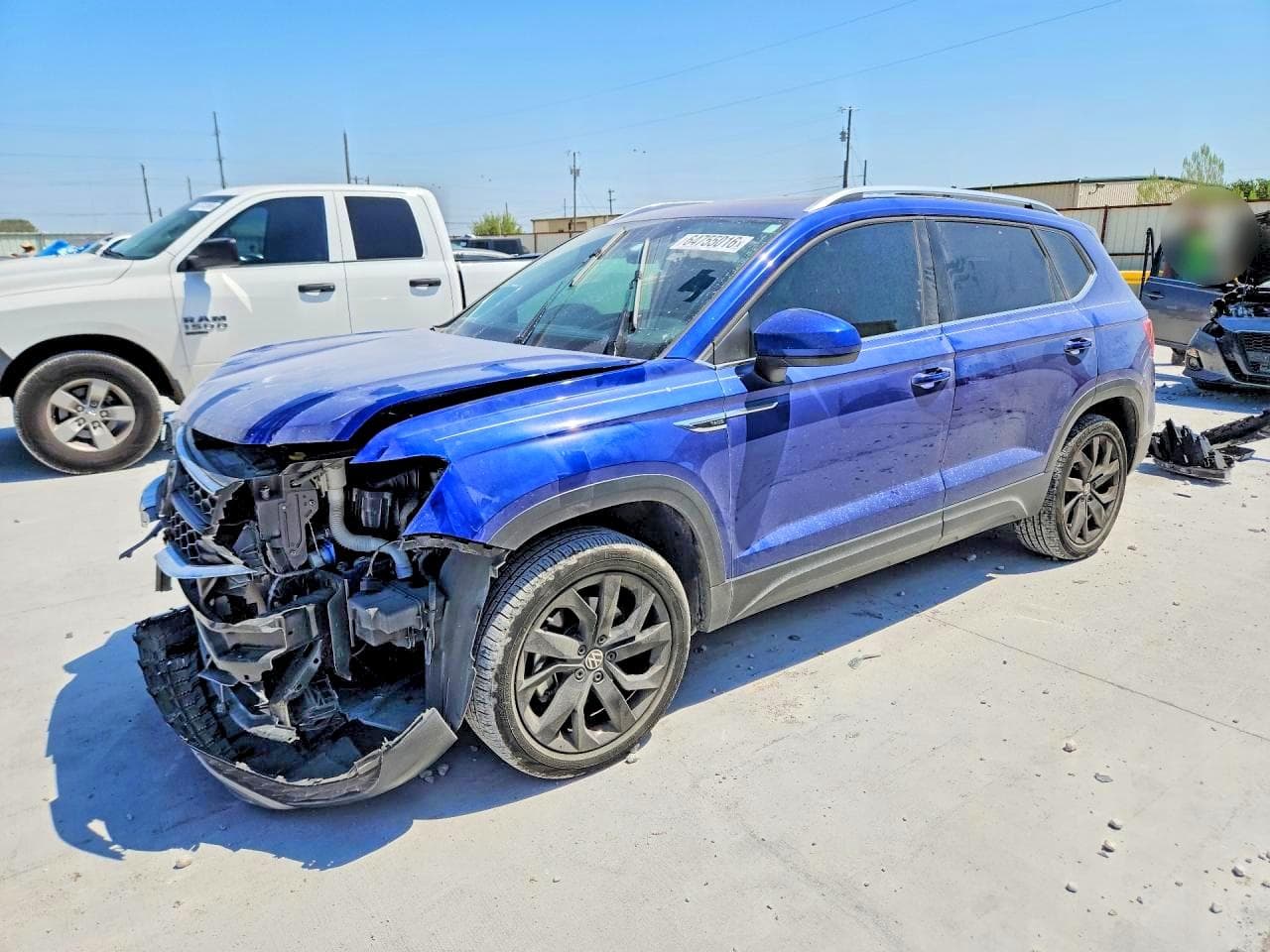VOLKSWAGEN TAOS