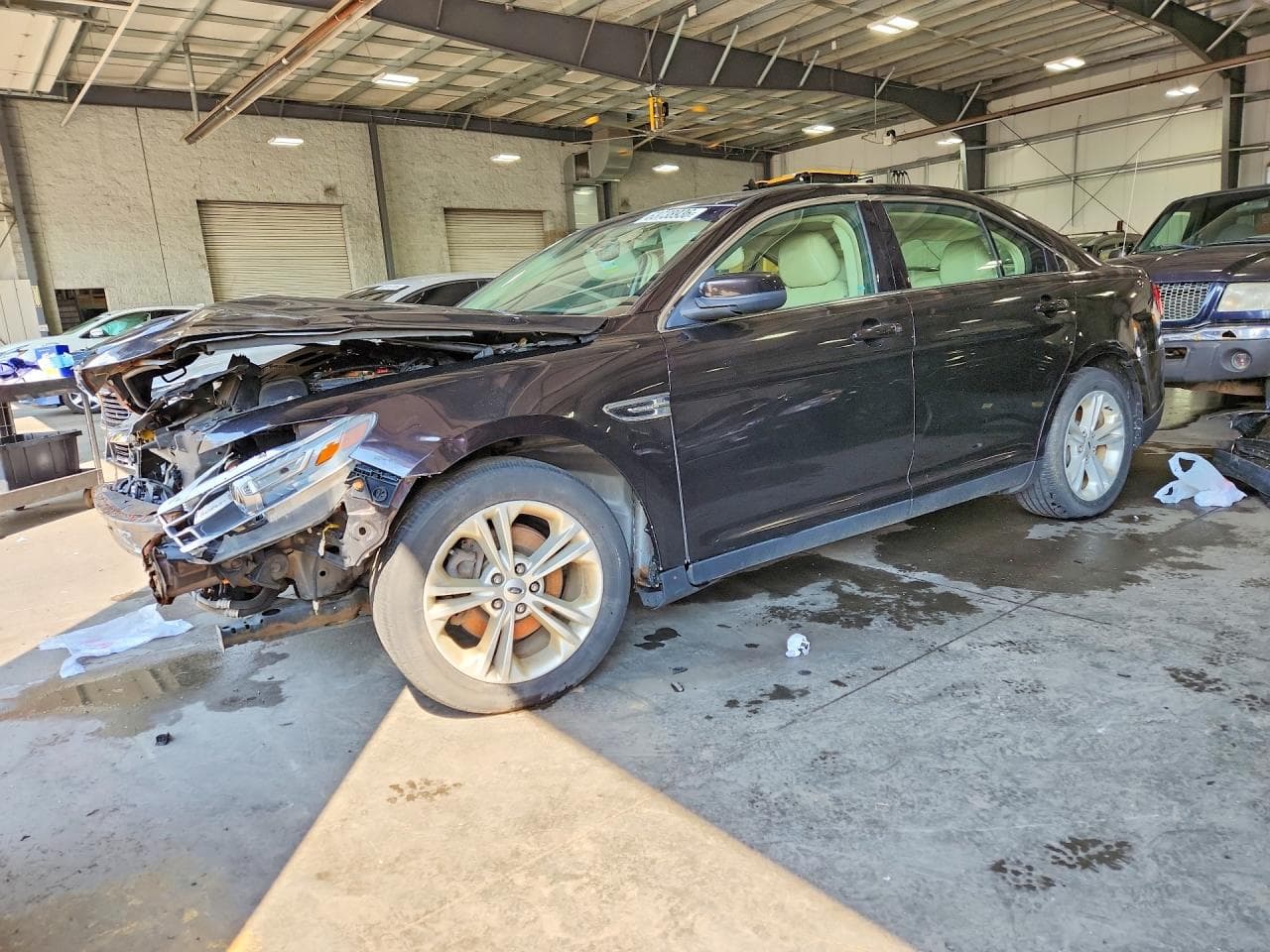 FORD TAURUS