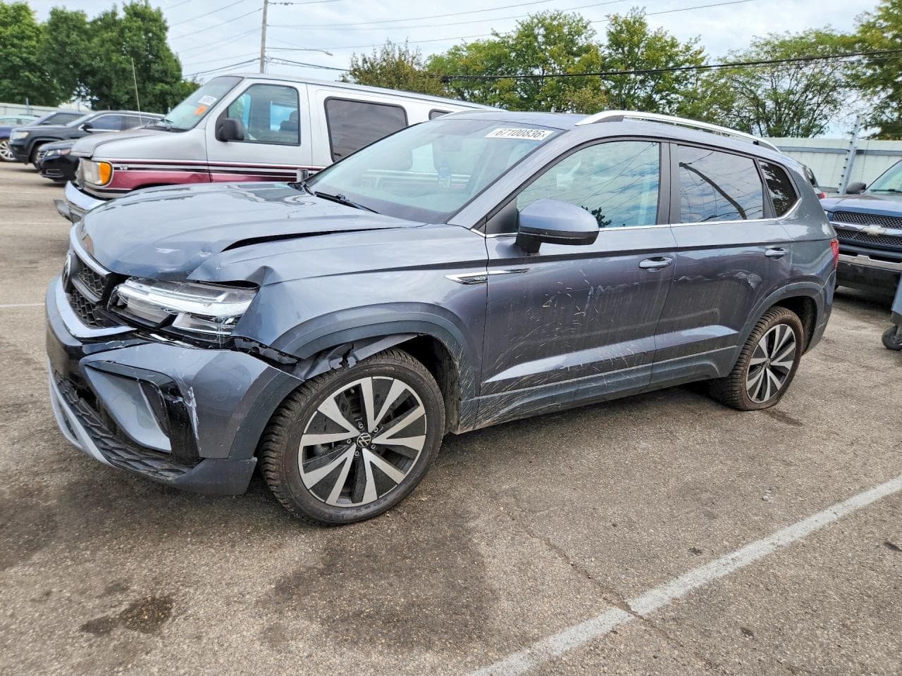 VOLKSWAGEN TAOS