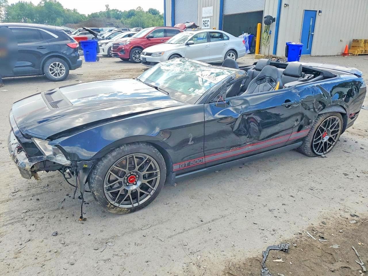 FORD MUSTANG