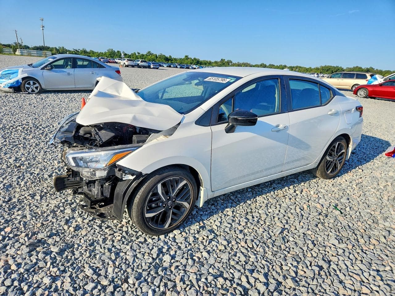 NISSAN VERSA