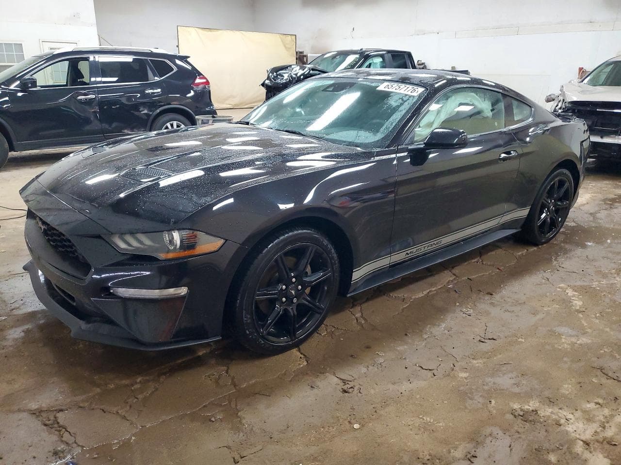 FORD MUSTANG