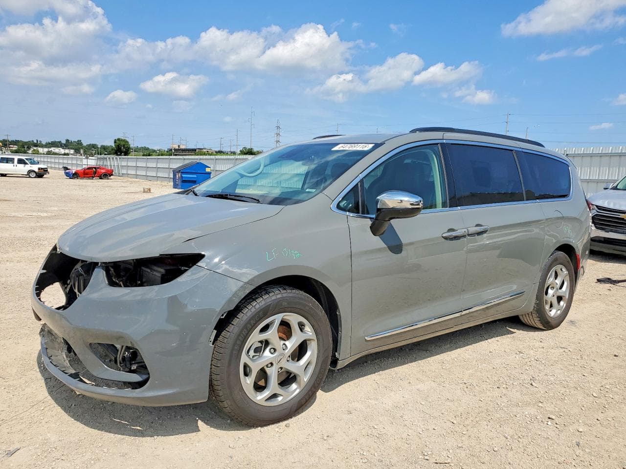 CHRYSLER PACIFICA