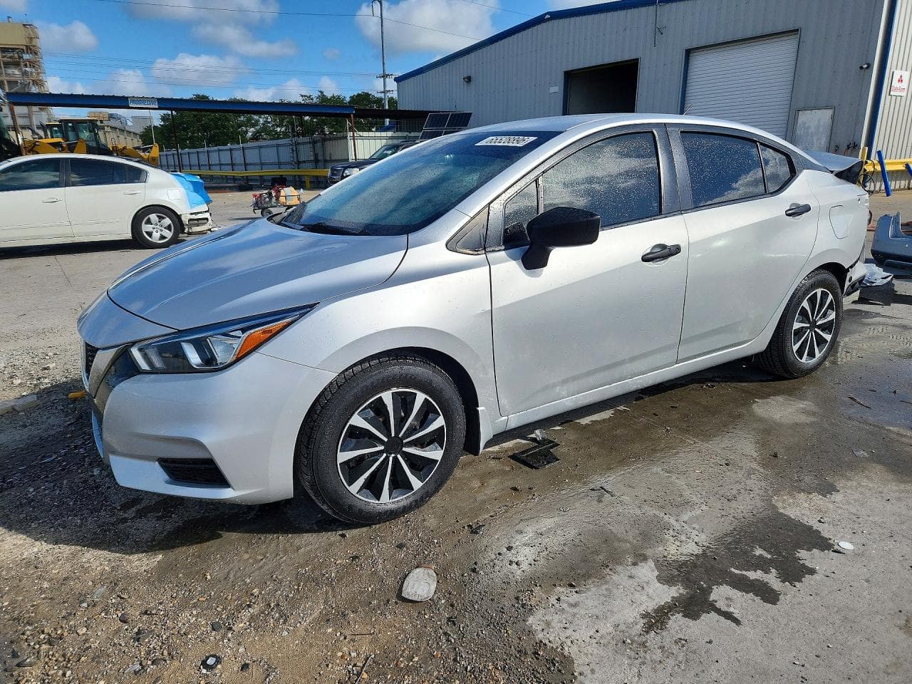 NISSAN VERSA