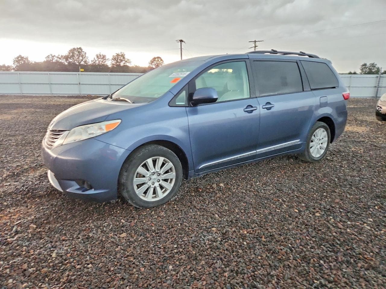 TOYOTA SIENNA