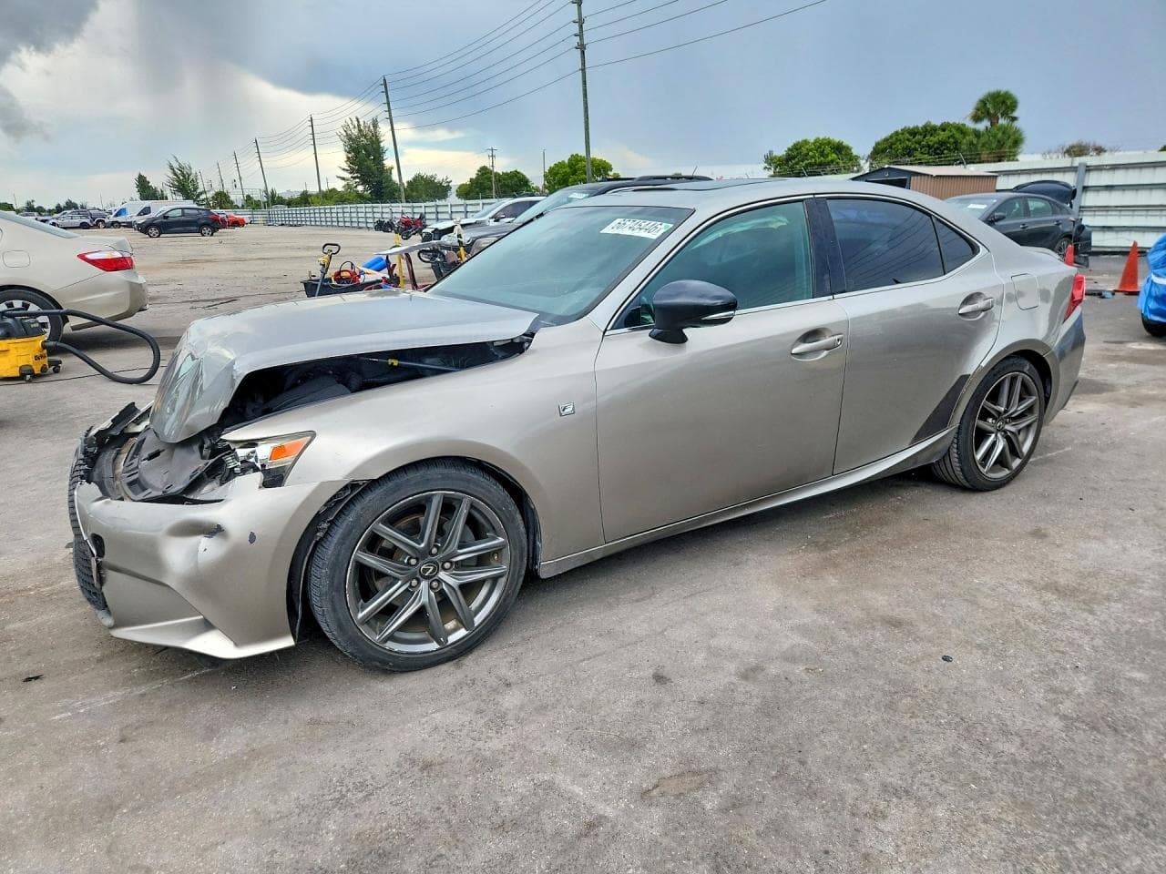 LEXUS IS