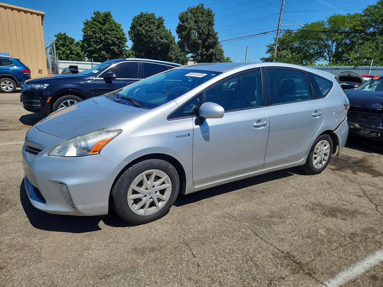TOYOTA PRIUS V