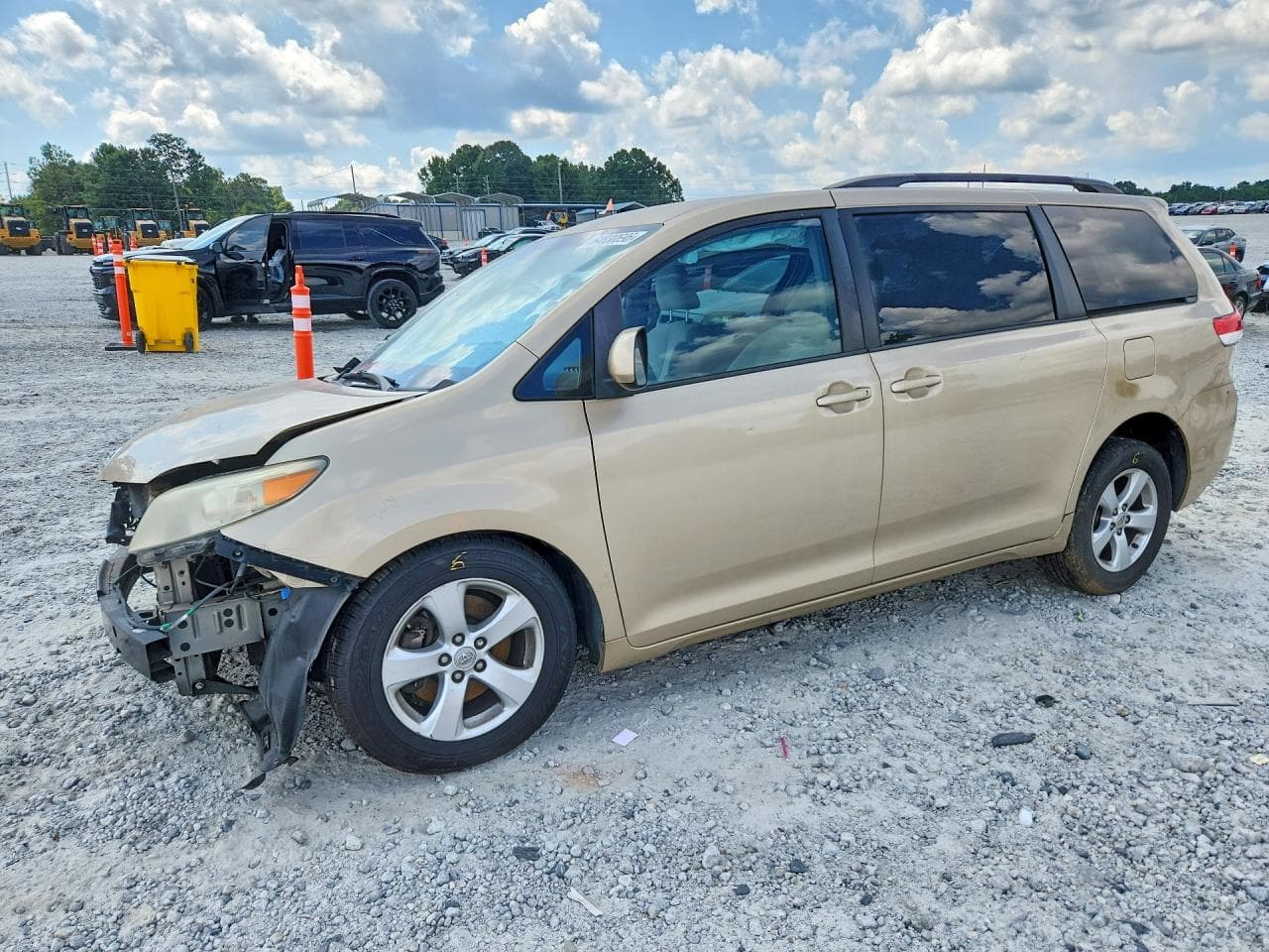 TOYOTA SIENNA