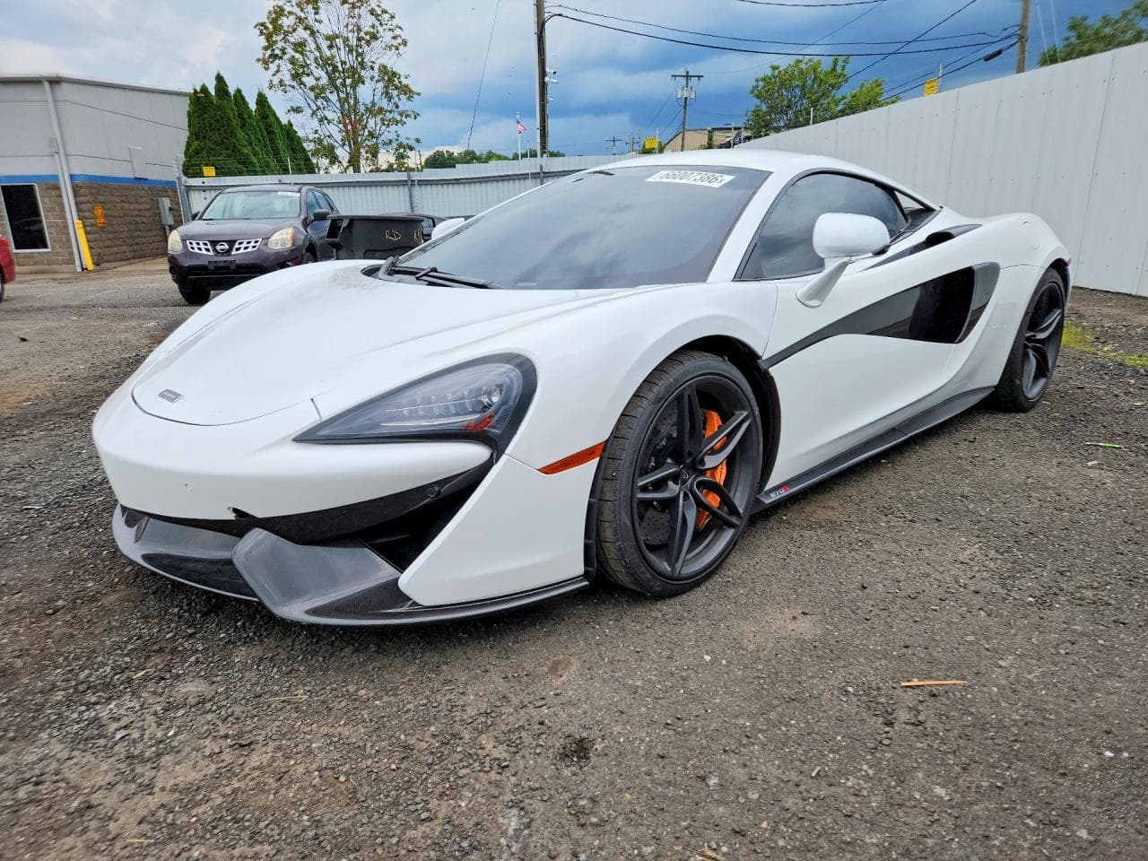 2017 MCLAREN AUTOMOTIVE 570S
