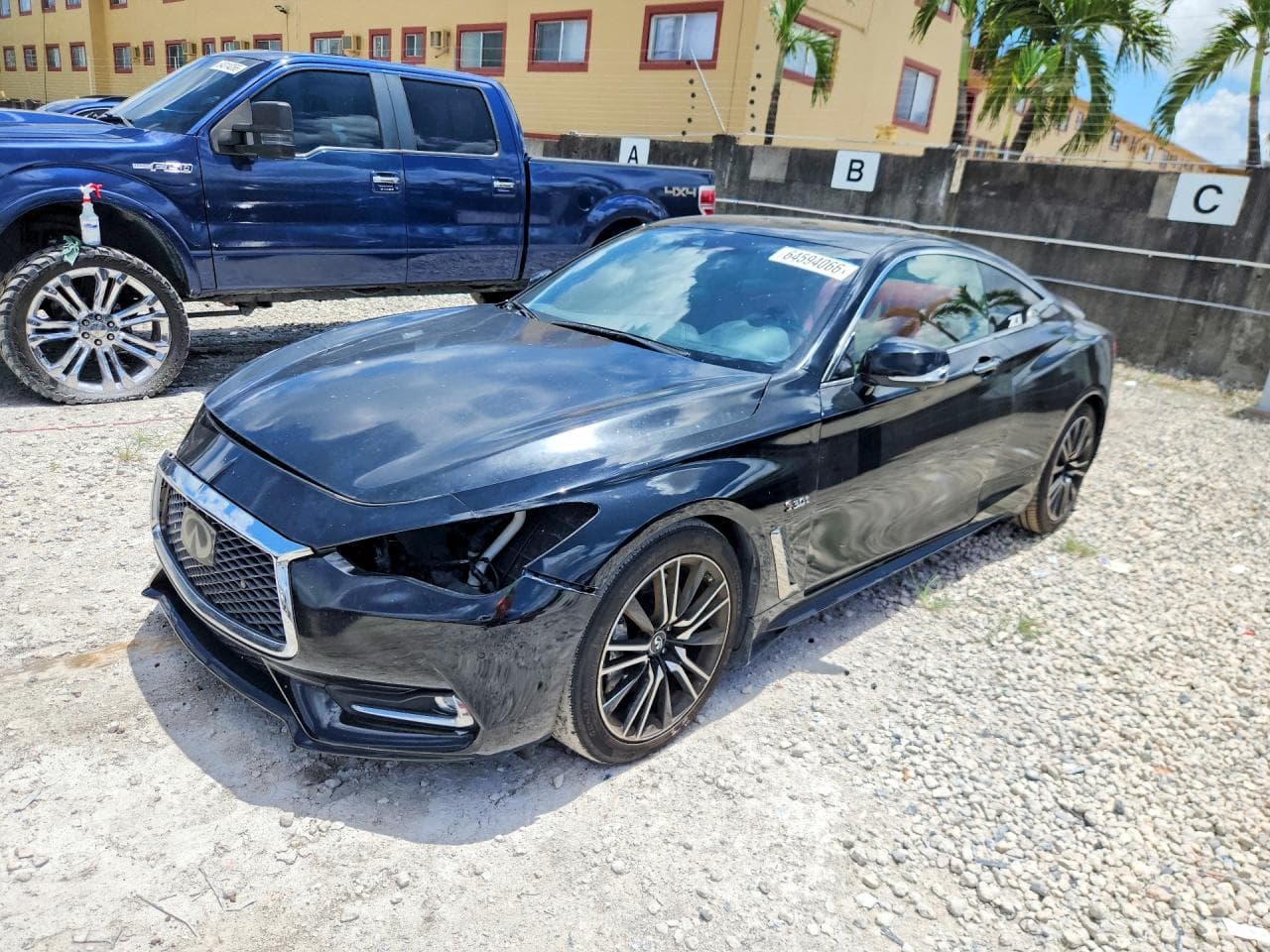 INFINITI Q60