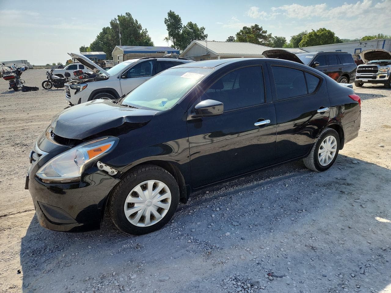 NISSAN VERSA