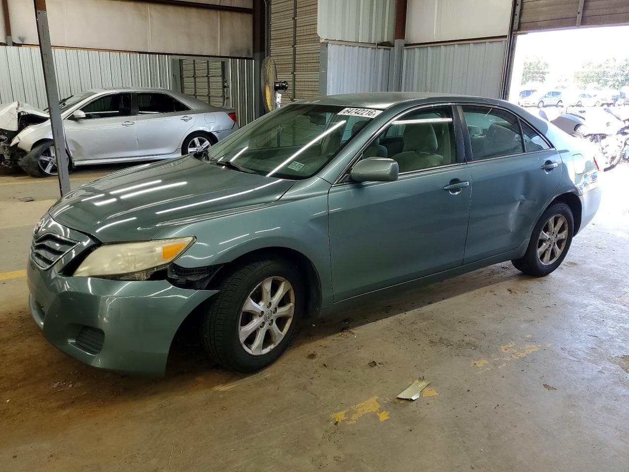 TOYOTA CAMRY