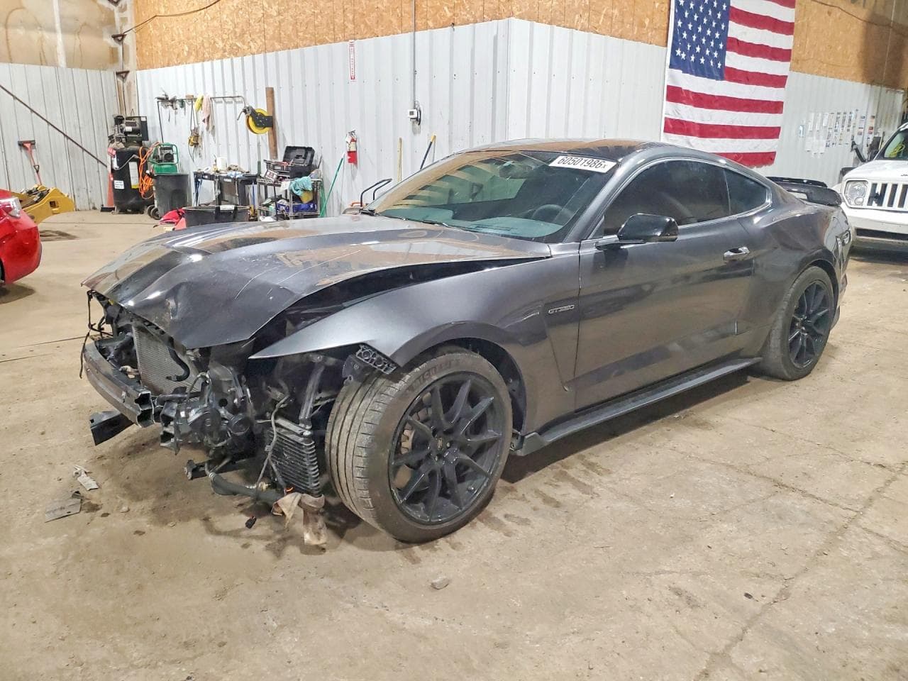 FORD MUSTANG