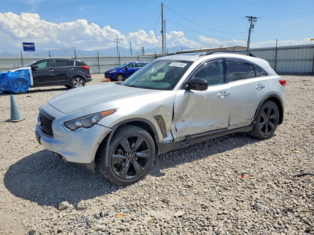 INFINITI QX70