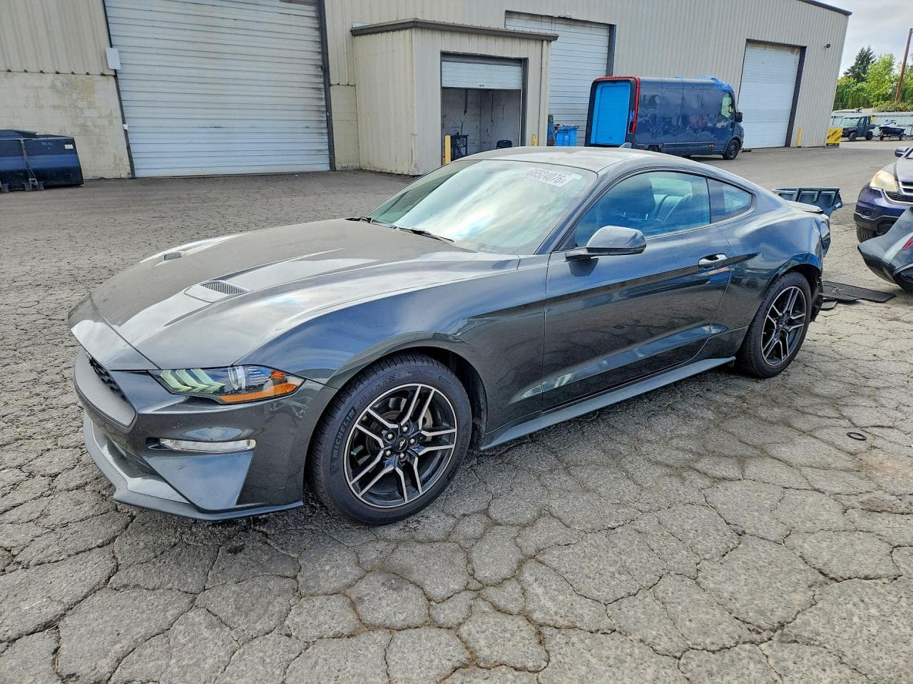 FORD MUSTANG
