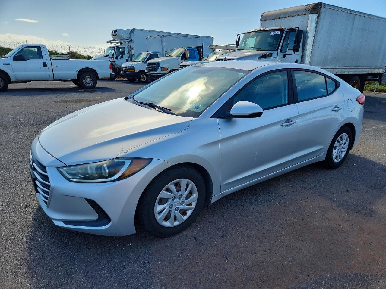 HYUNDAI ELANTRA