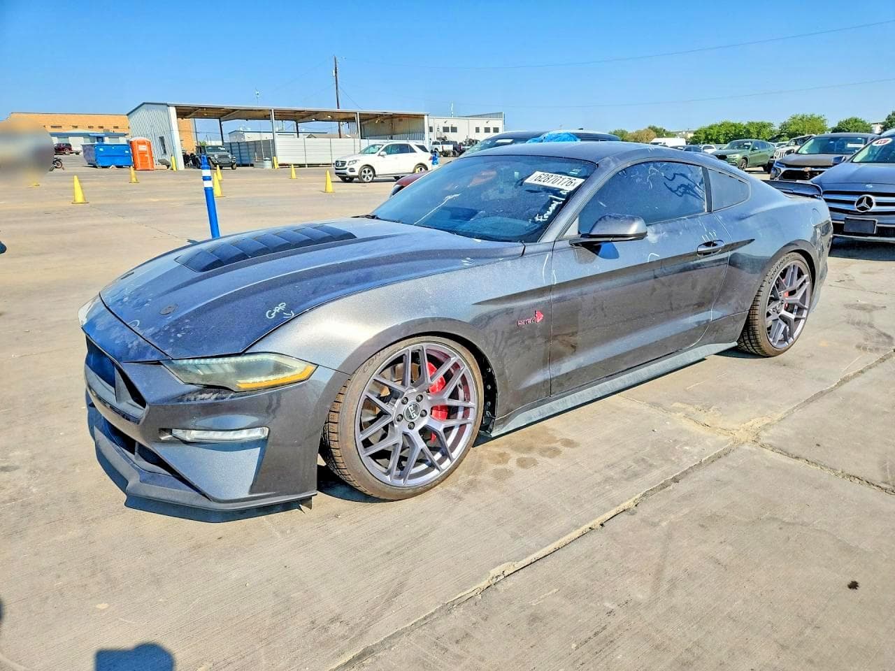 FORD MUSTANG