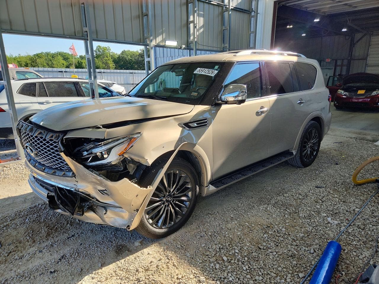 INFINITI QX80