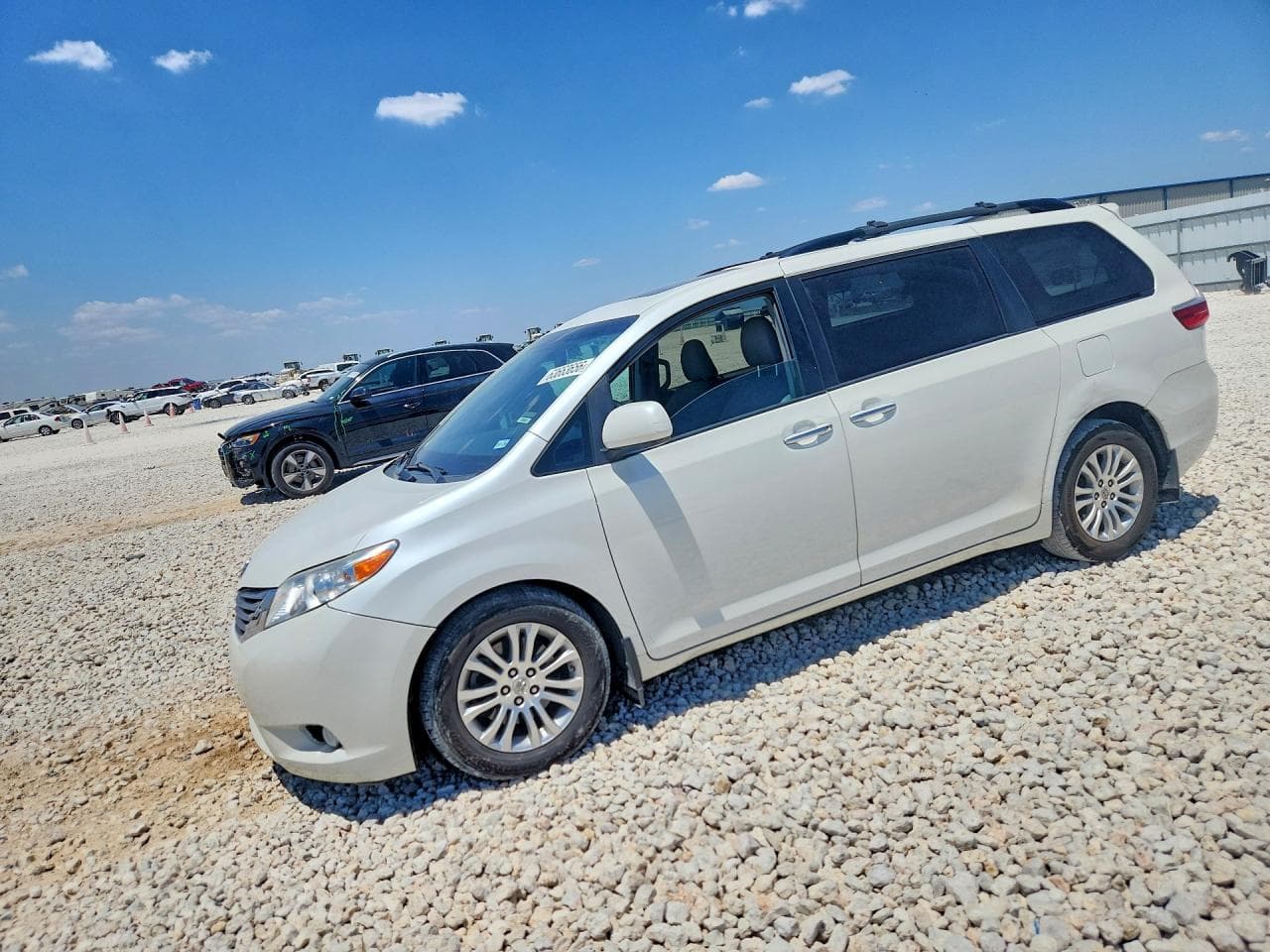 TOYOTA SIENNA
