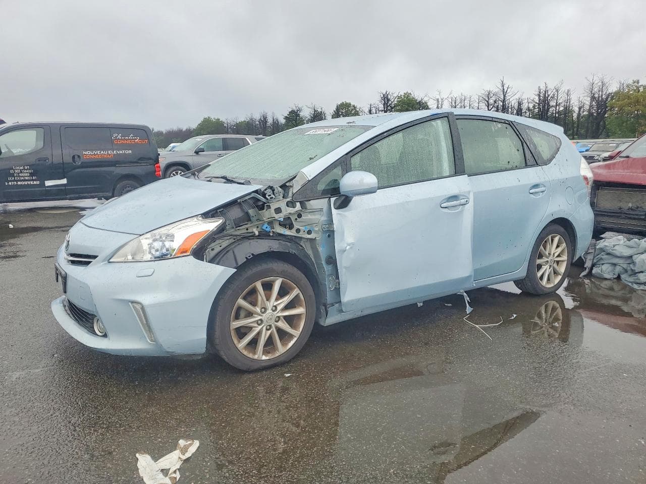 TOYOTA PRIUS V