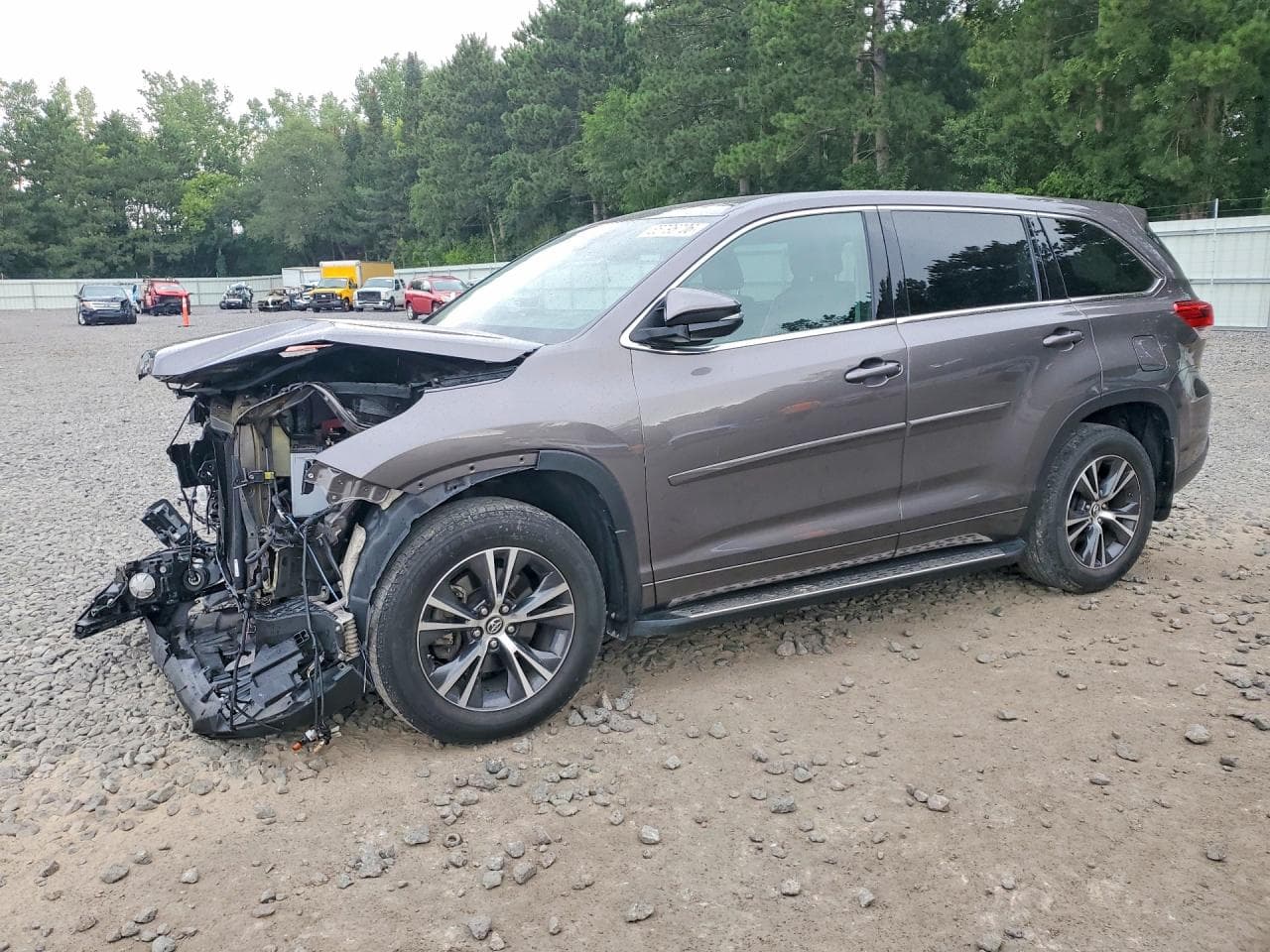 TOYOTA HIGHLANDER