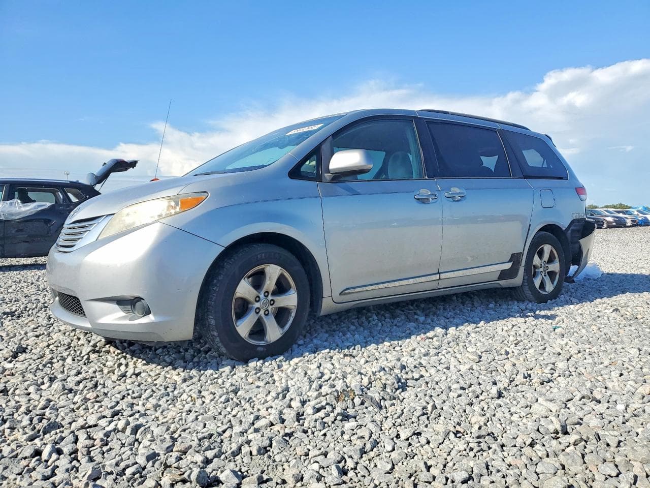 TOYOTA SIENNA