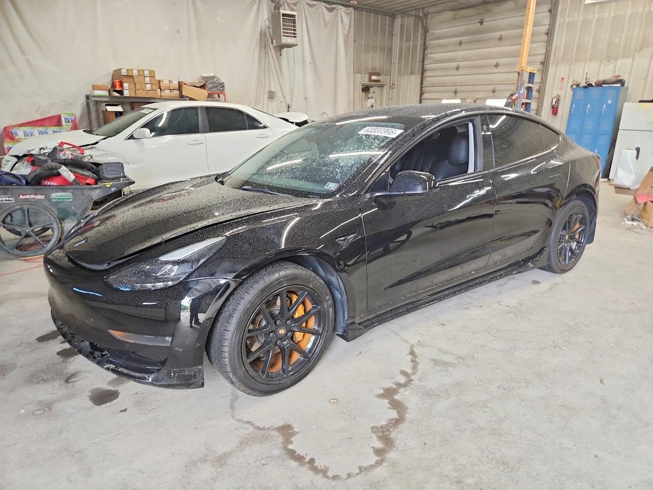 TESLA MODEL 3