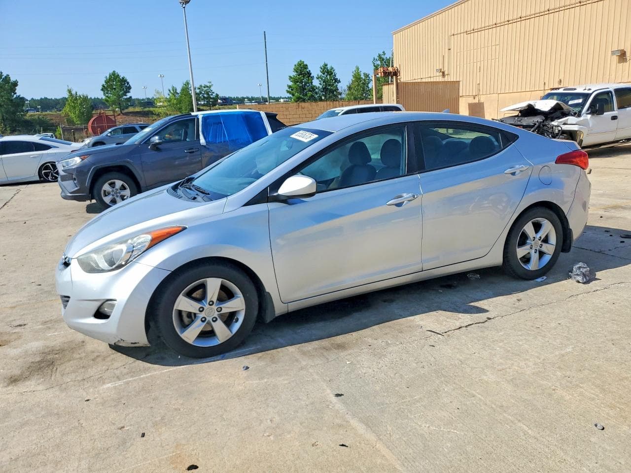 HYUNDAI ELANTRA