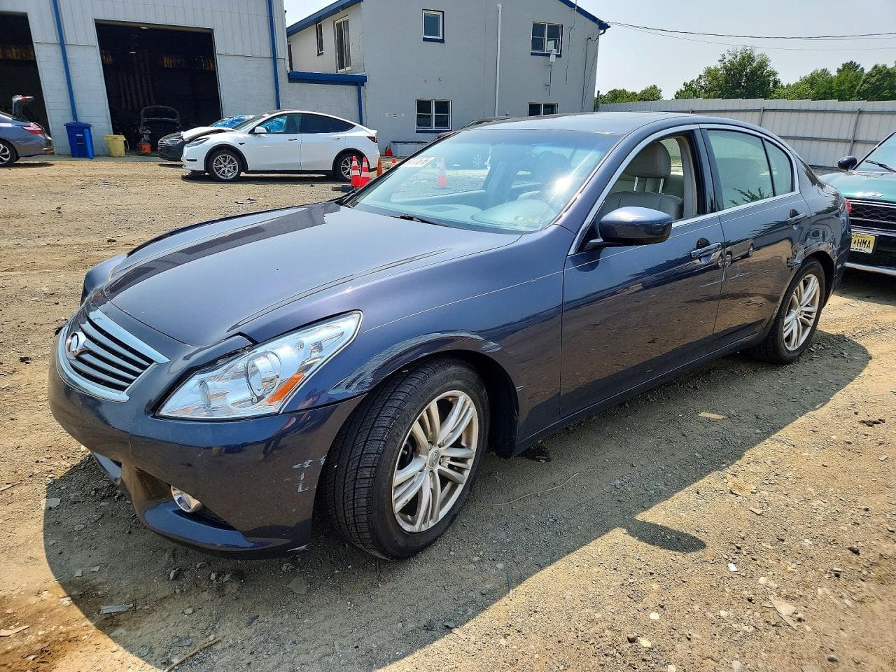 INFINITI G37 SEDAN