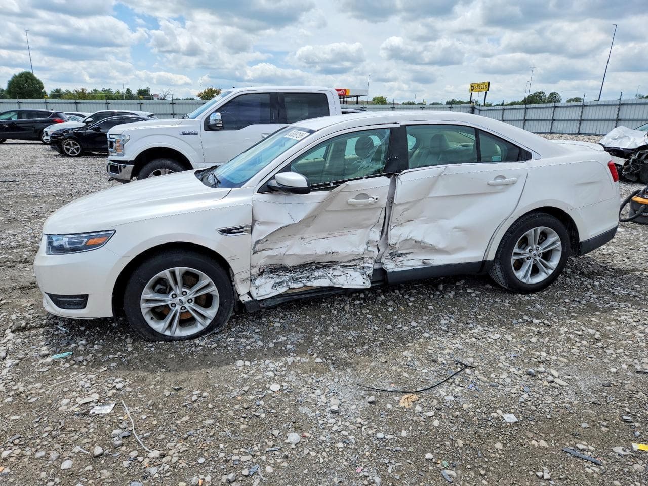 FORD TAURUS