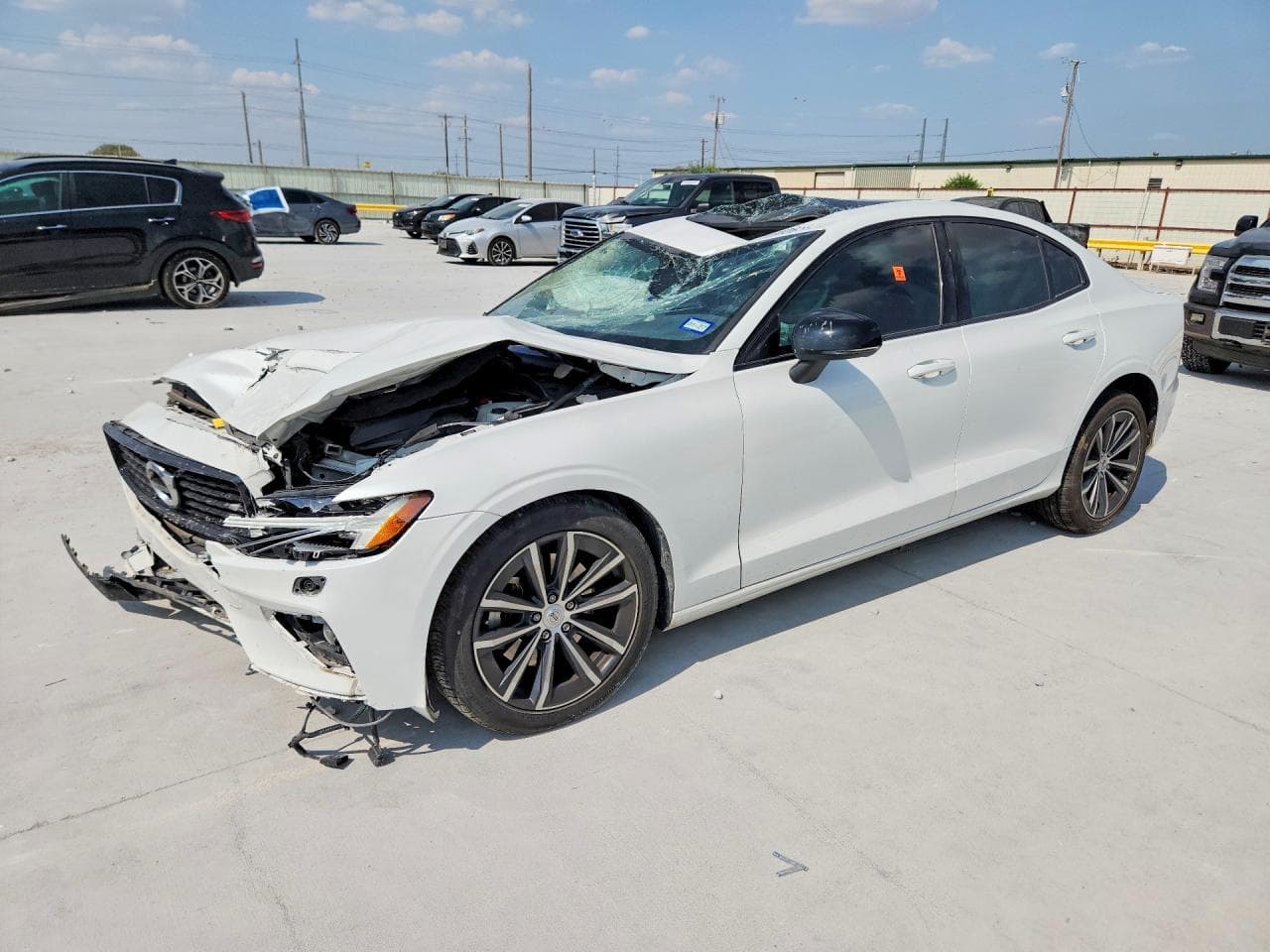 2022 VOLVO S60 B5 MOM