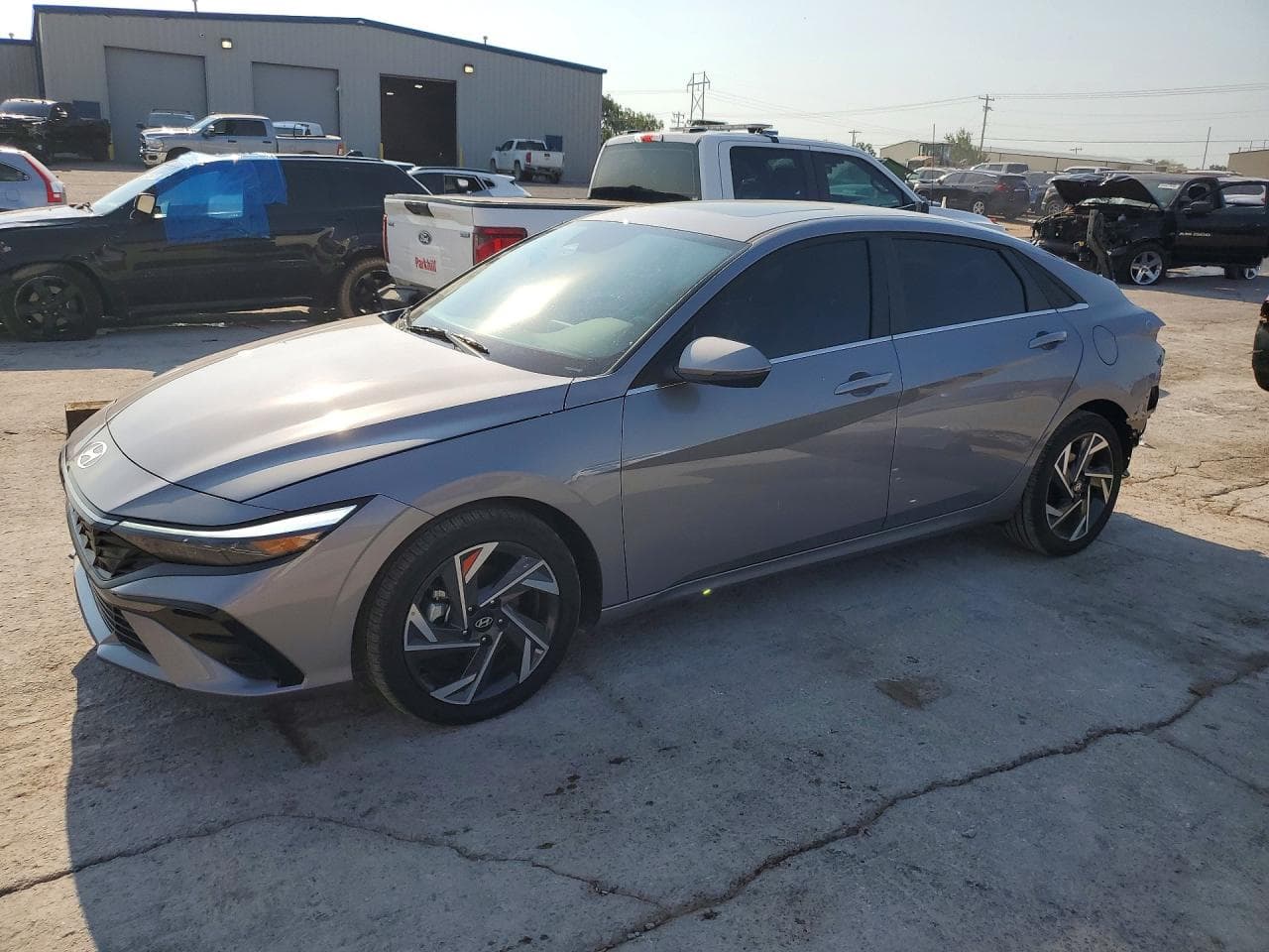 HYUNDAI ELANTRA