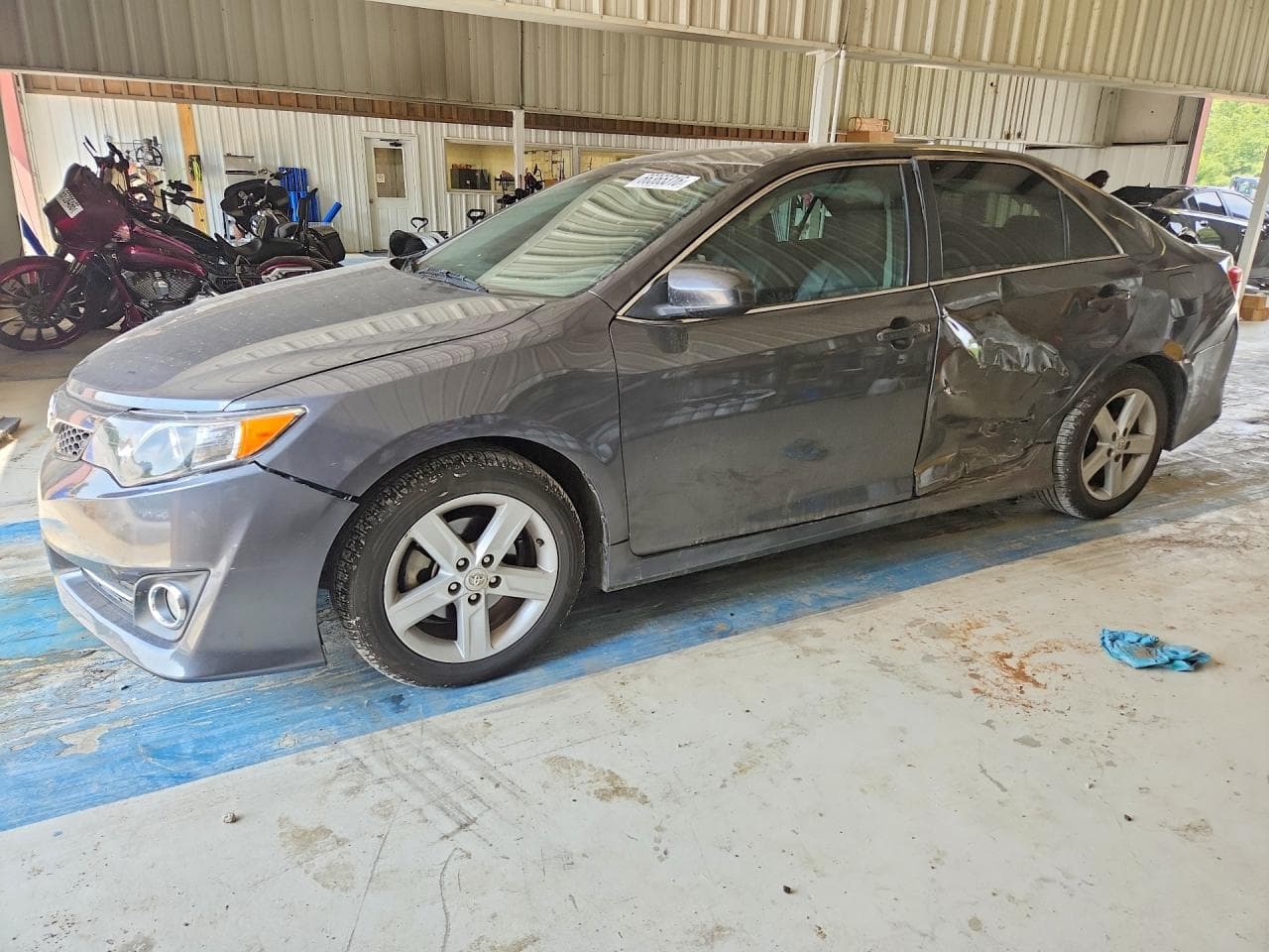 TOYOTA CAMRY