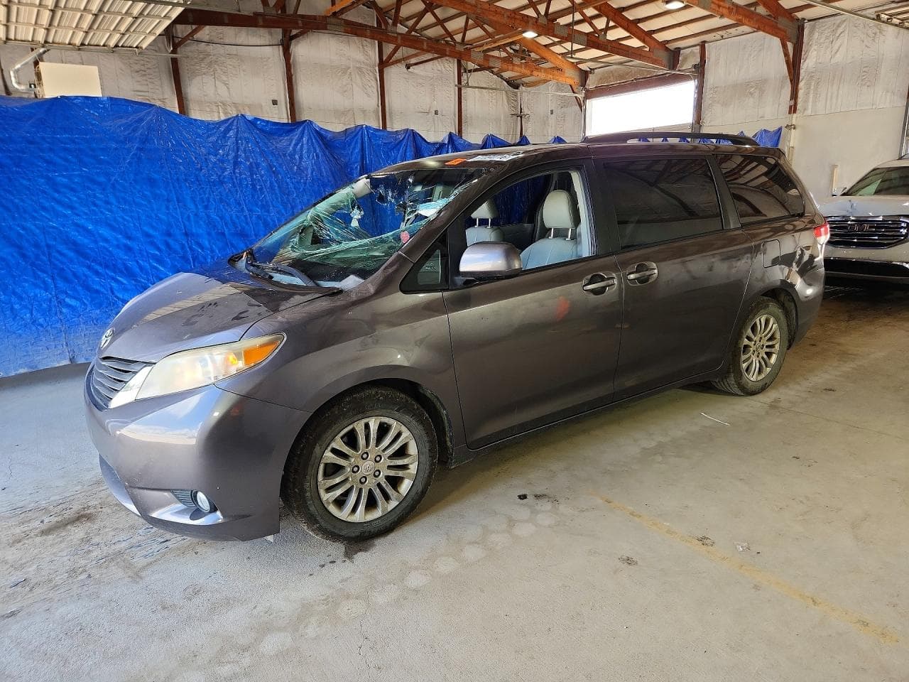 TOYOTA SIENNA