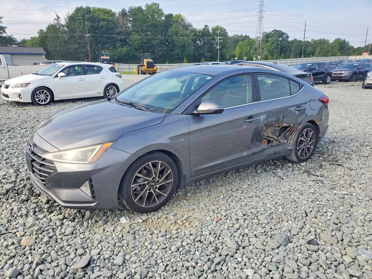HYUNDAI ELANTRA