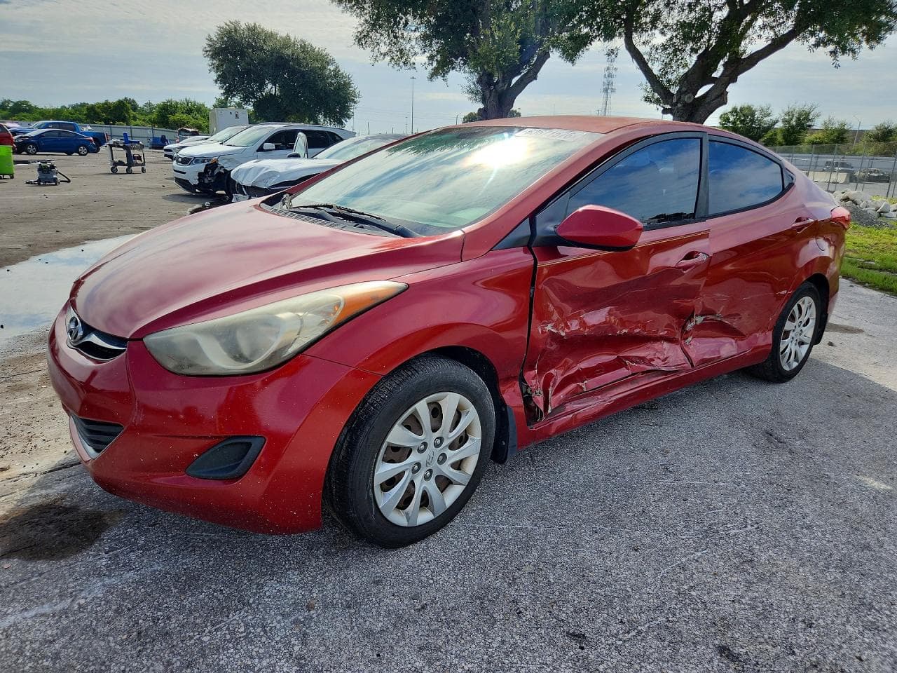 HYUNDAI ELANTRA