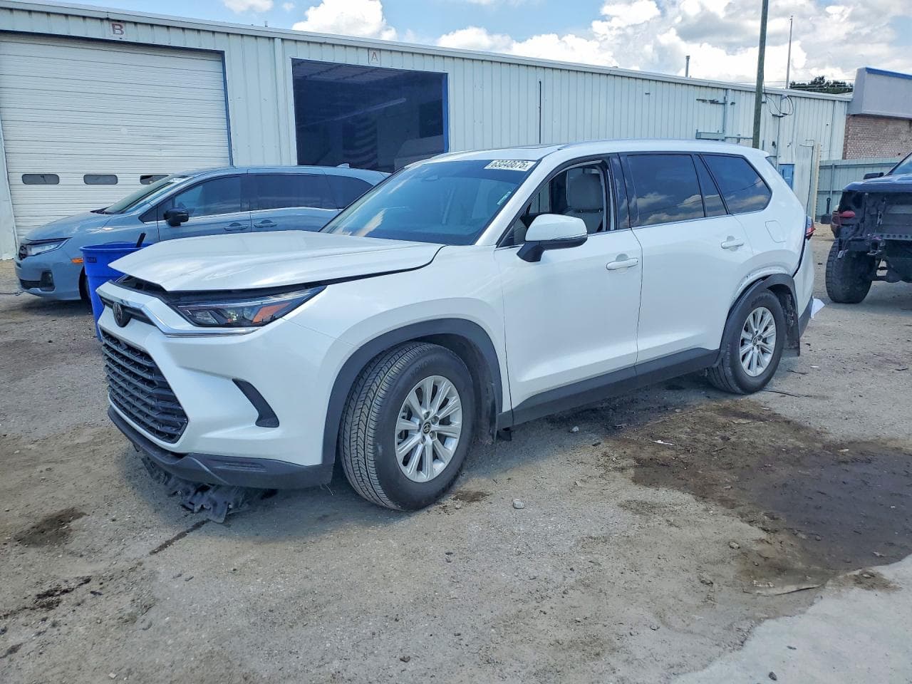 2025 TOYOTA GRAND HIGH