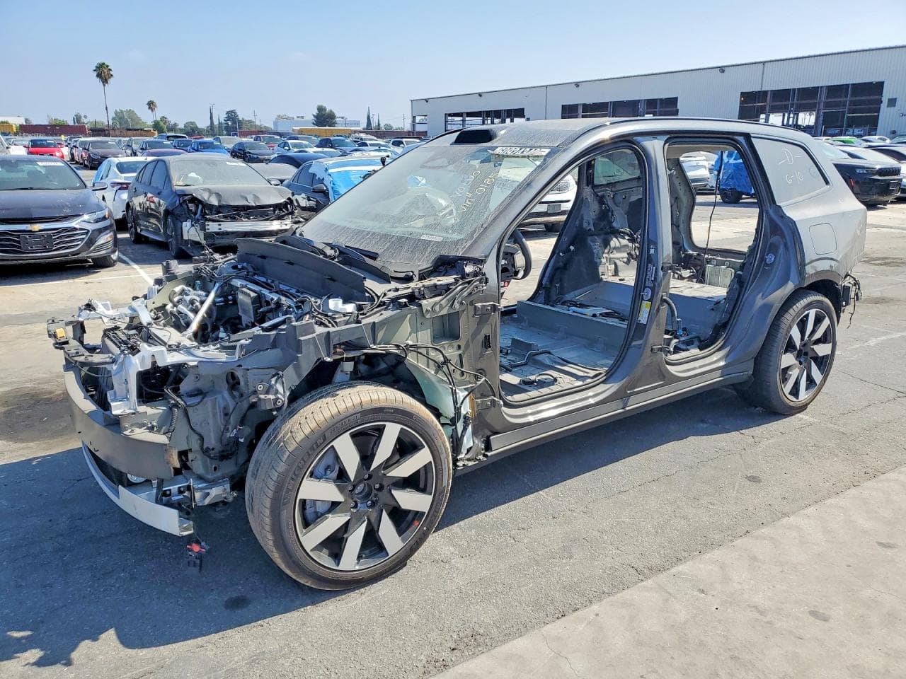 2025 VOLVO EX90
