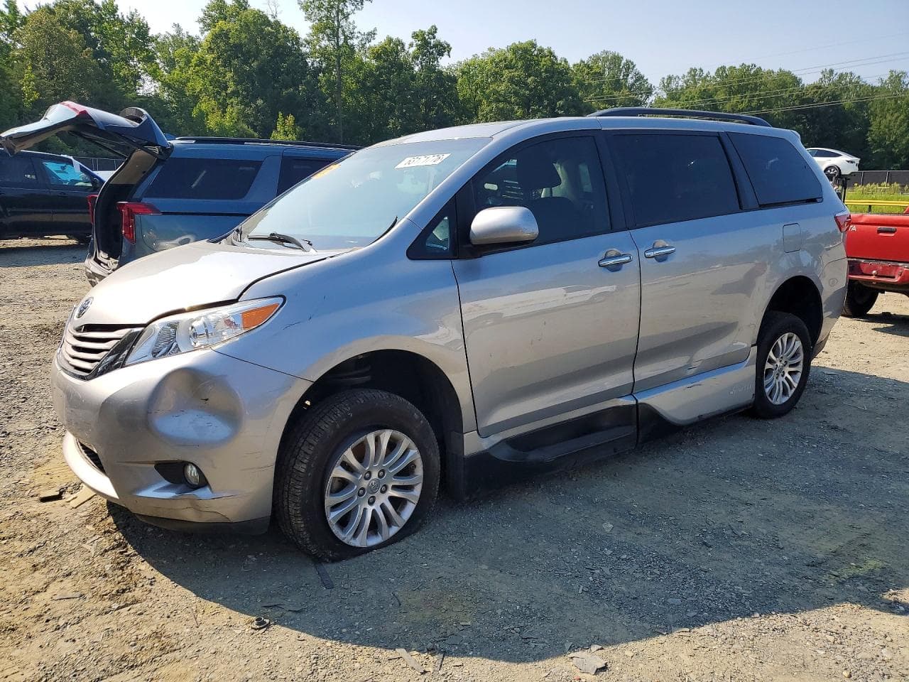 TOYOTA SIENNA
