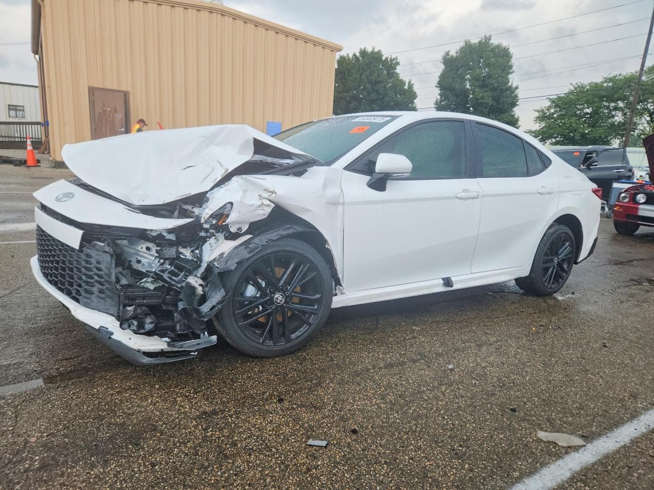TOYOTA CAMRY