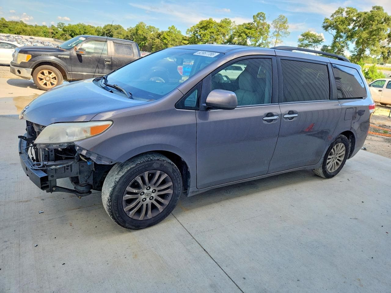 TOYOTA SIENNA