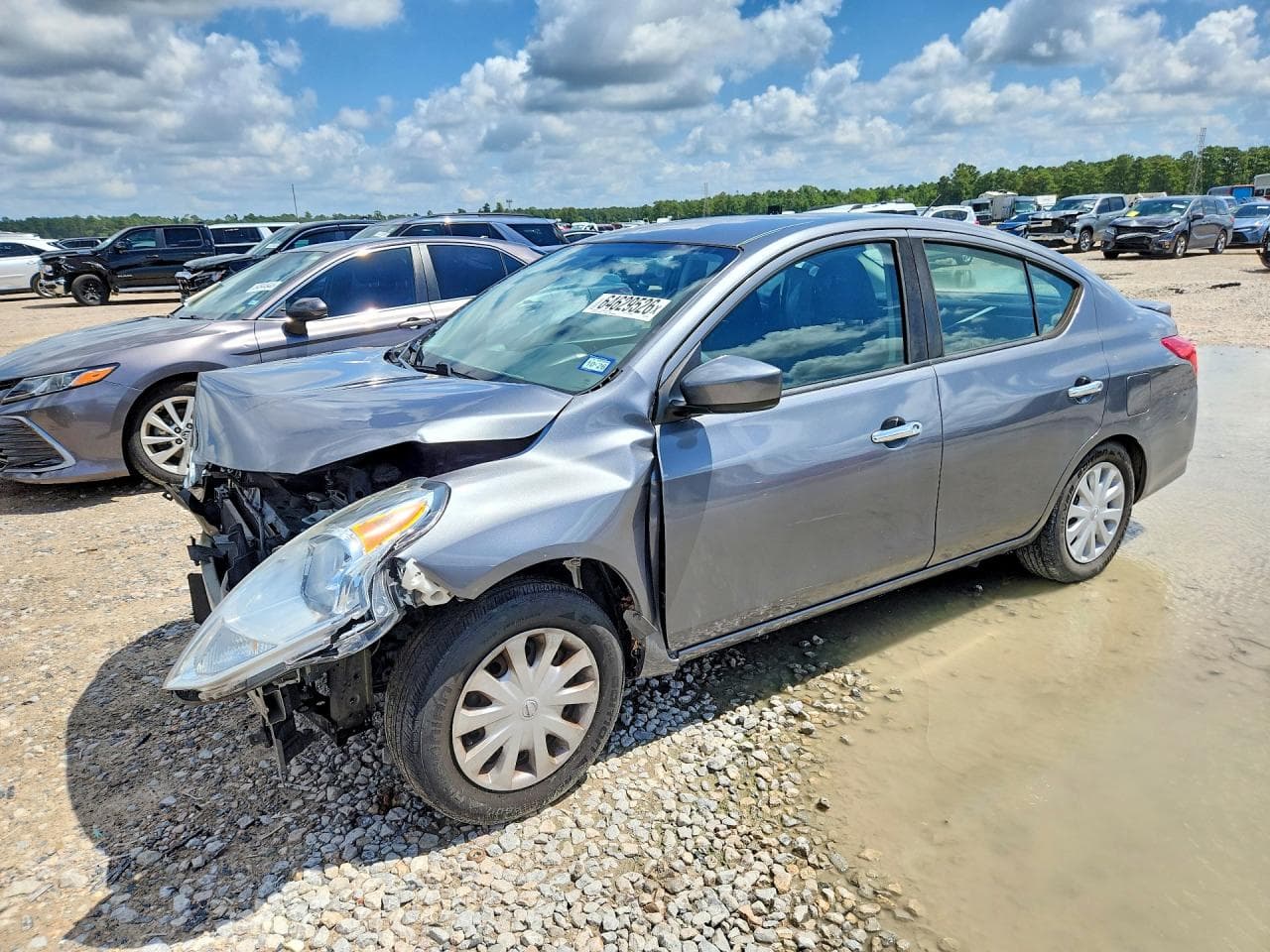 NISSAN VERSA