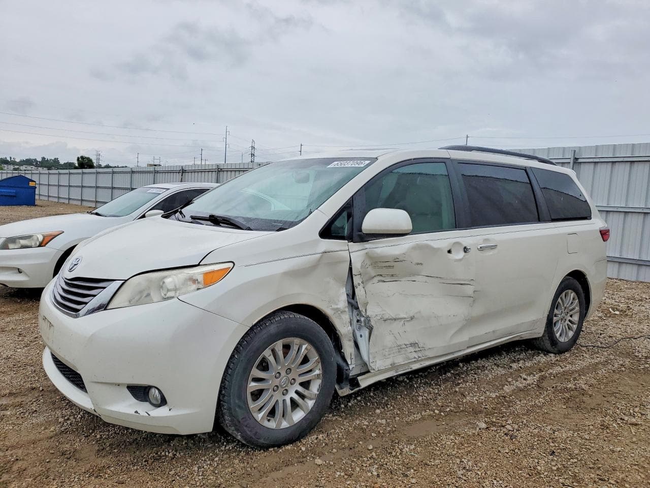 TOYOTA SIENNA