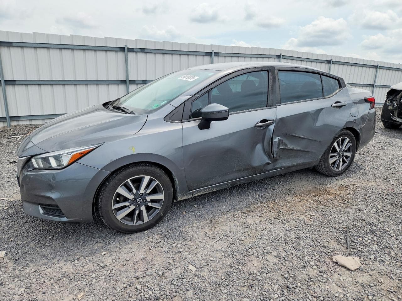 NISSAN VERSA